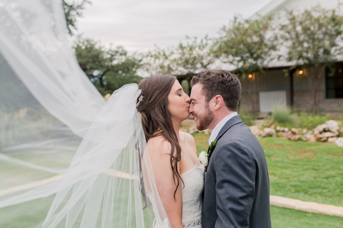 long veil bridal photos