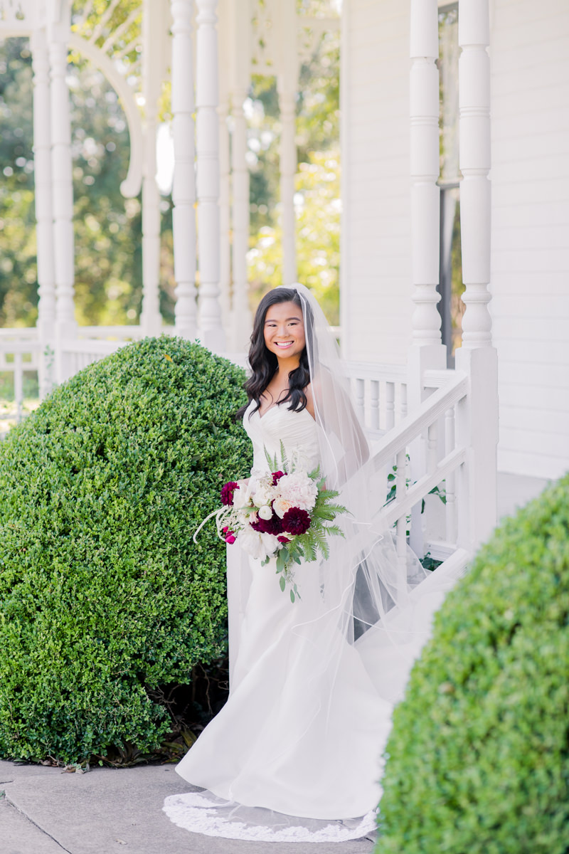 White mansion bridal portraits