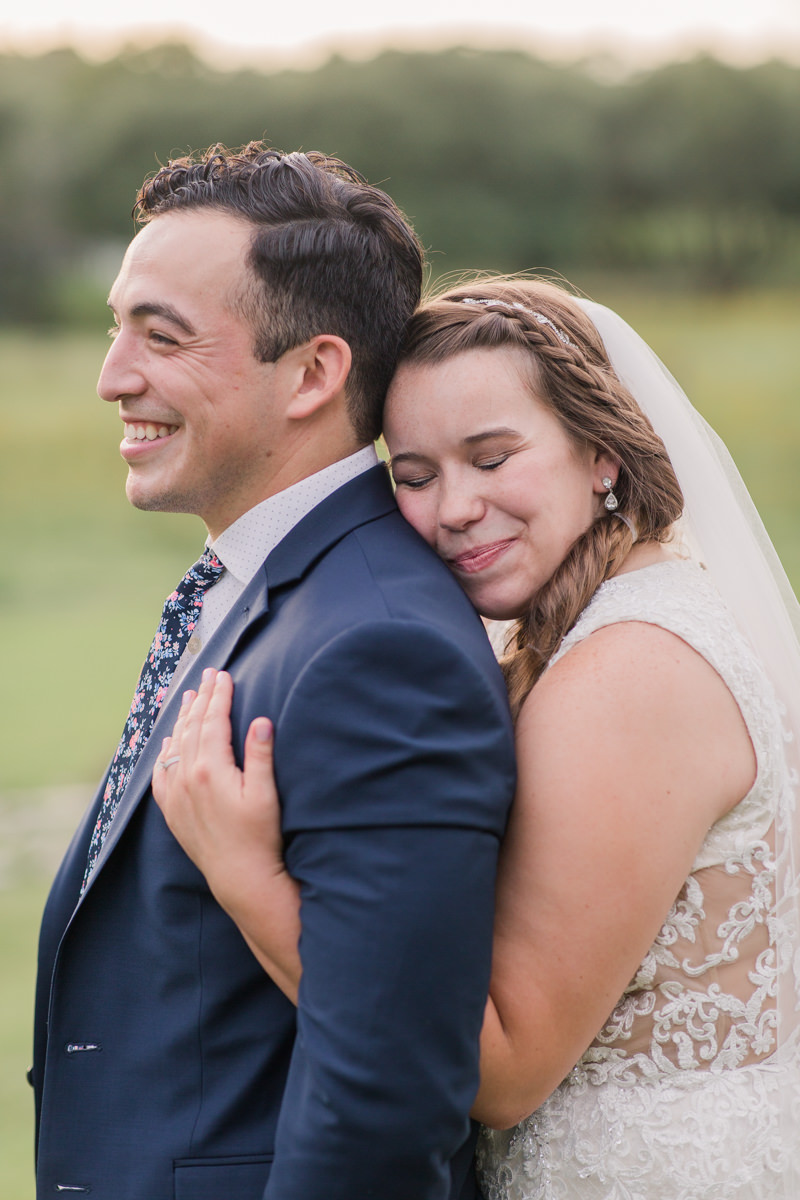 sweet romantic wedding photos