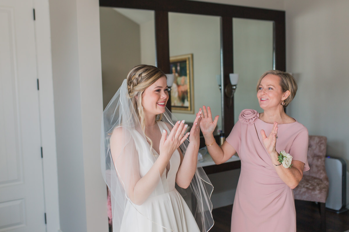 emotional wedding photos