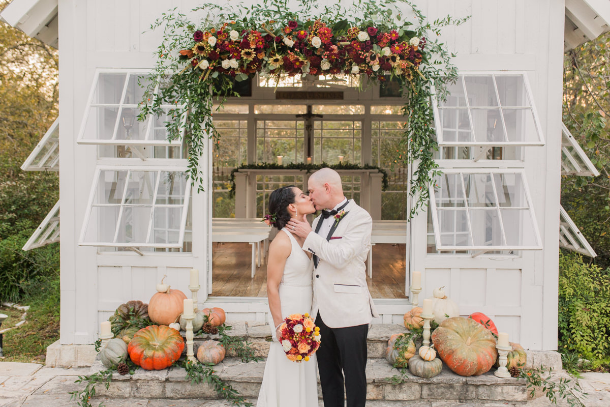 Romantic micro wedding photographer lauren garrison