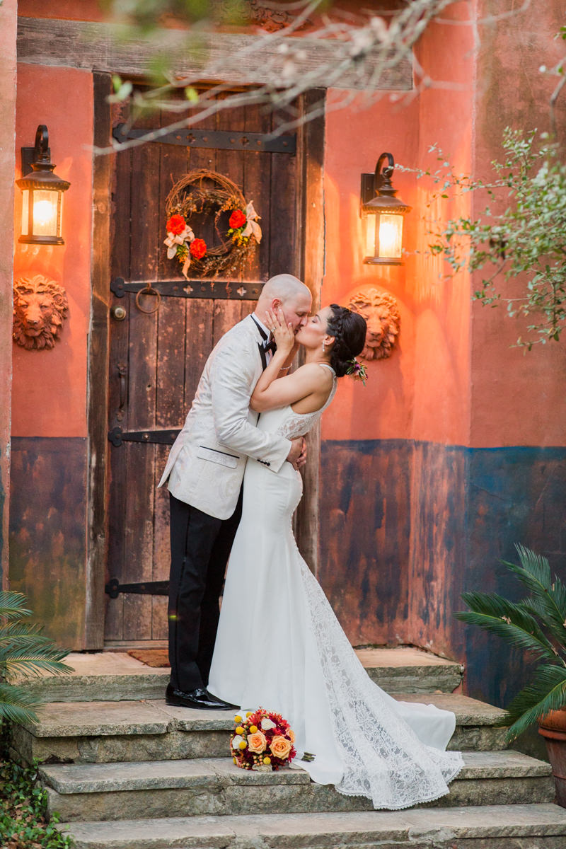 romantic dusk lighting wedding