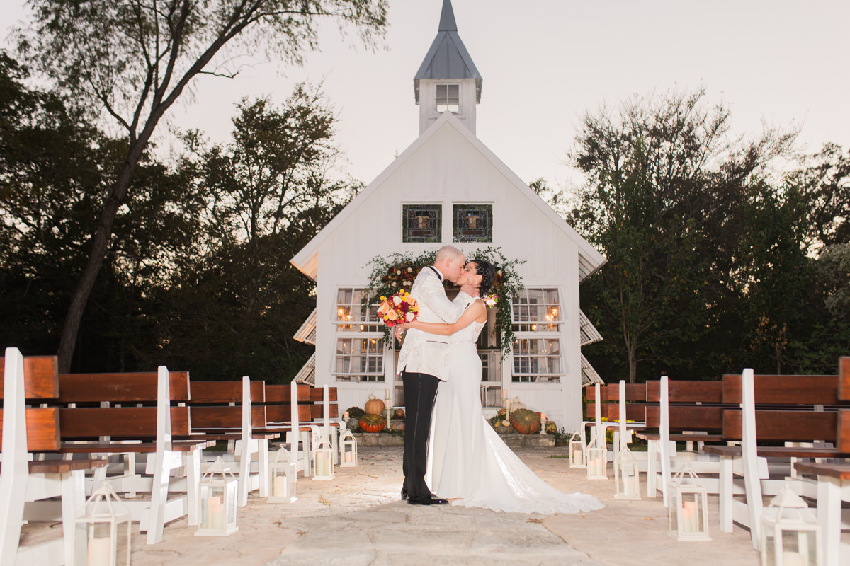 Romantic micro wedding photographer lauren garrison