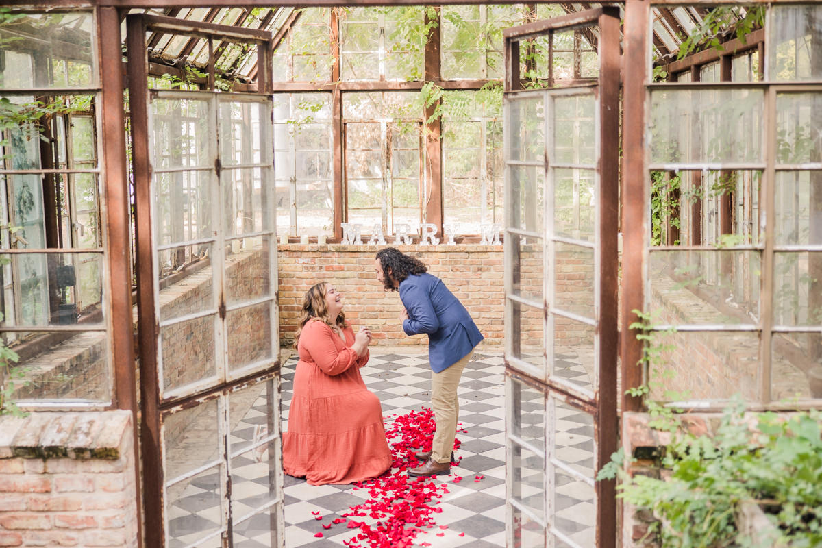 Girl proposes to her boyfriend