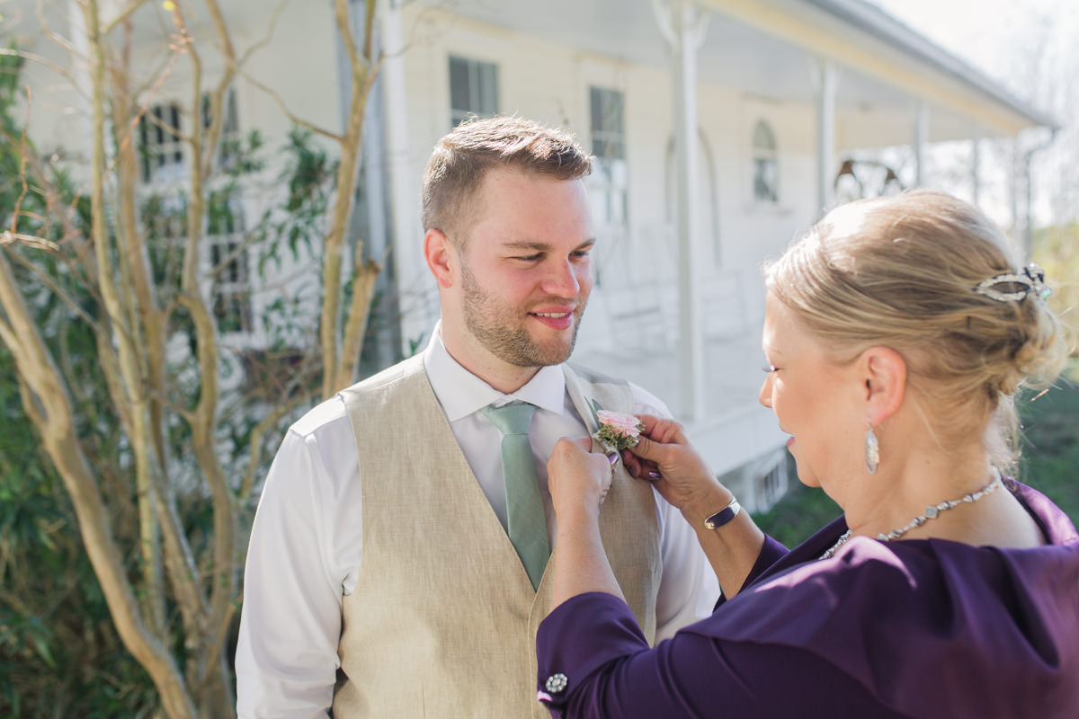 groom's boutonniere