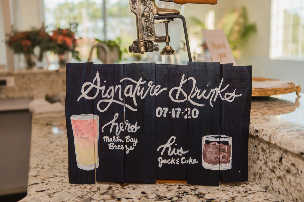 signature drinks sign