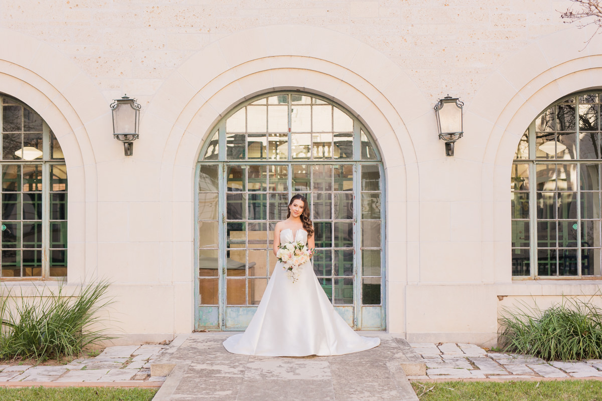 Elegant UT Austin Bridal Photos
