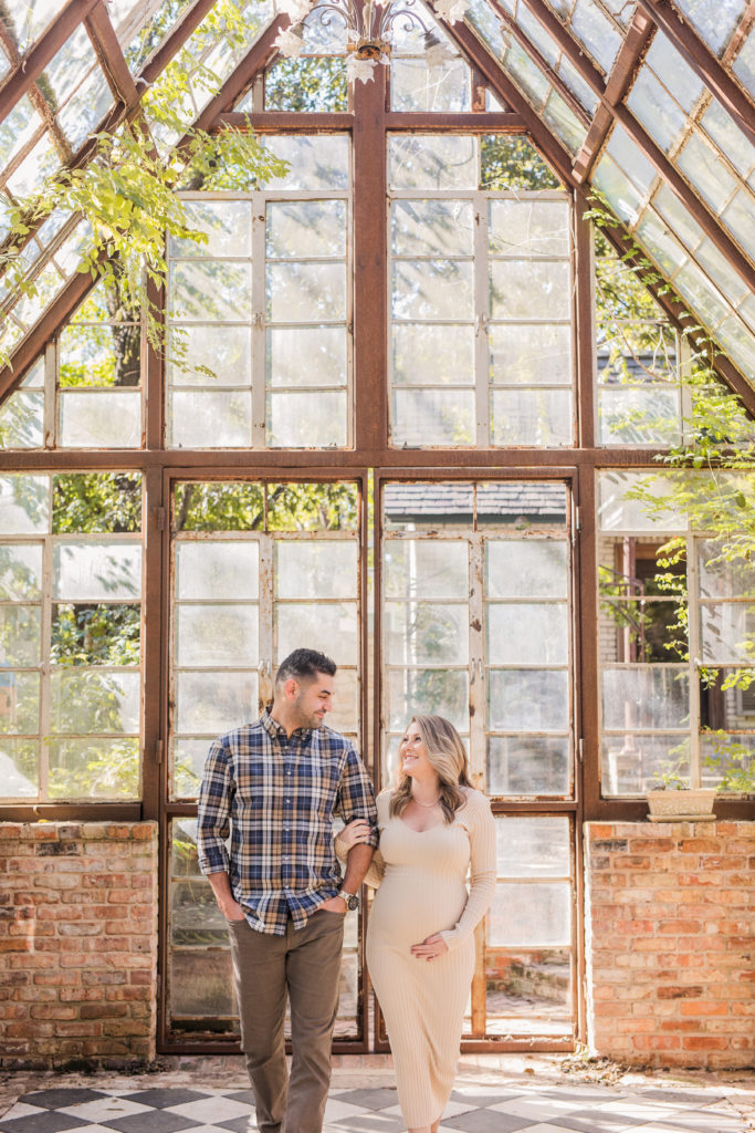 Maternity Photos at The Sekrit Theater Greenhouse