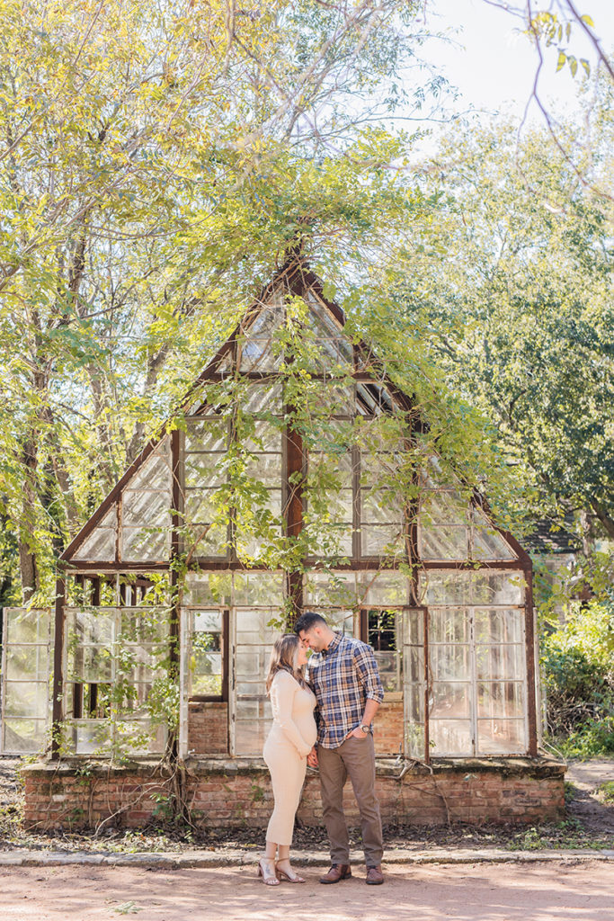 Maternity Photos at The Sekrit Theater Greenhouse