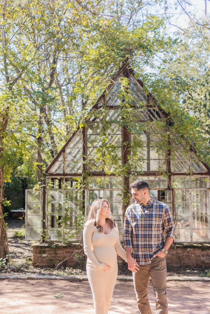 Maternity Photos at The Sekrit Theater Greenhouse
