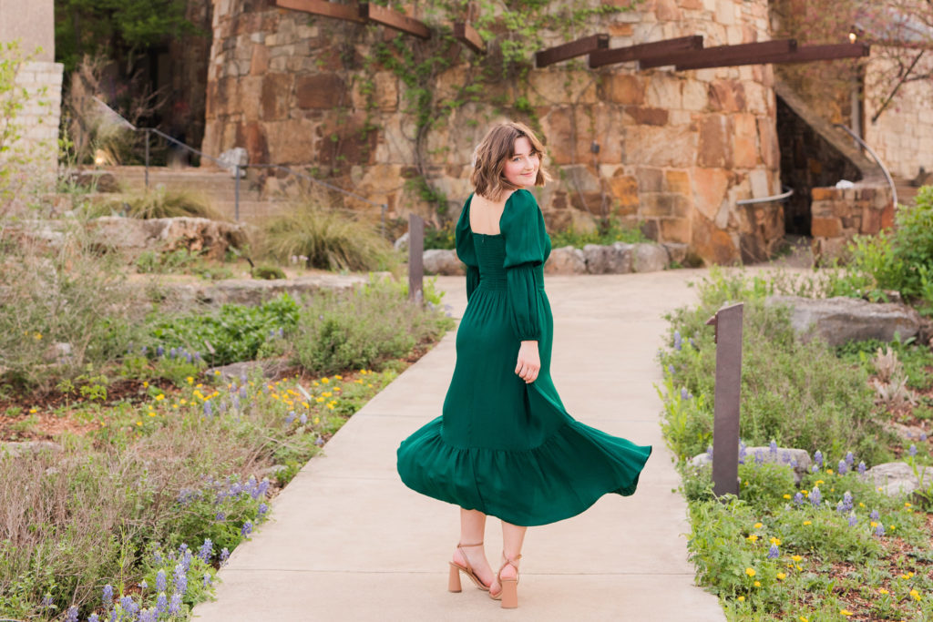 Best Senior Photo Locations in Austin – Lady Bird Johnson Wildflower Center