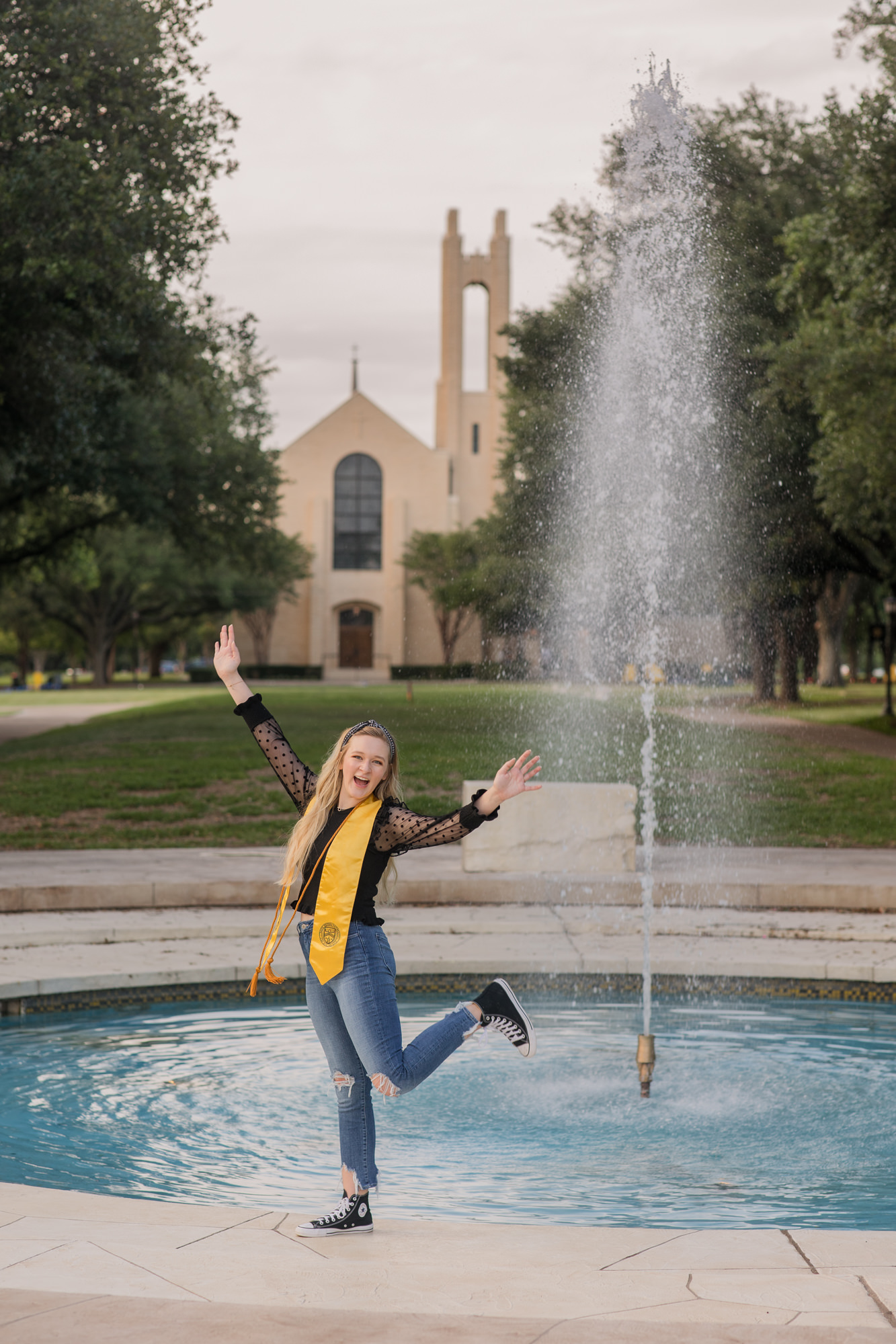 Chapel Fountain Southwestern University Georgetown Texas Senior Grad Photos