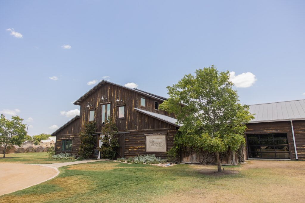 Wedding at Lone Oak Barn, Round Rock Texas