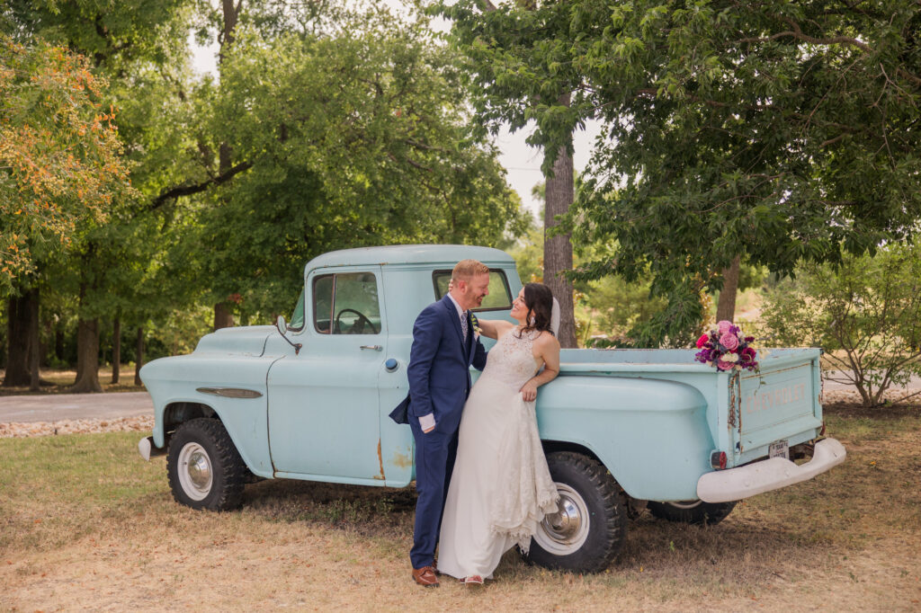 Summer Wedding at Lone Oak Barn