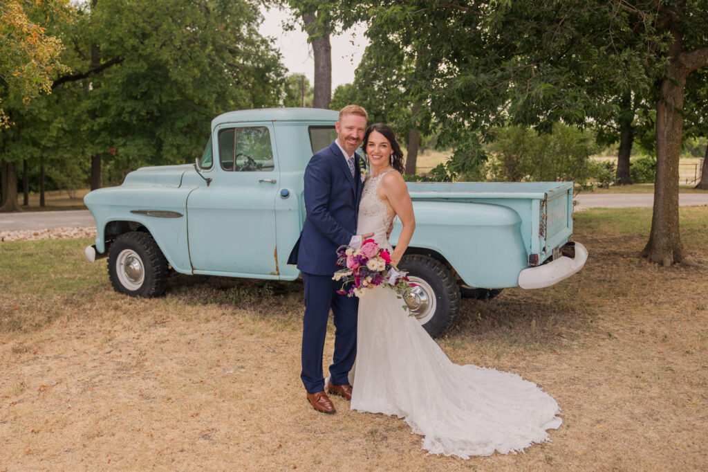 Summer Wedding at Lone Oak Barn