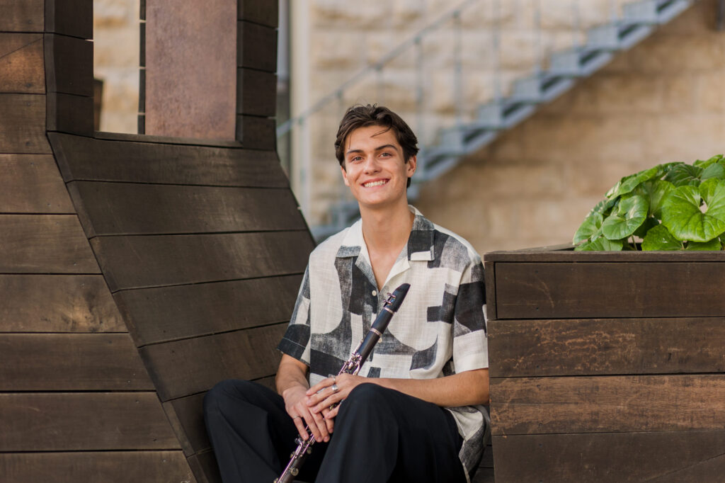 senior pictures with clarinet
