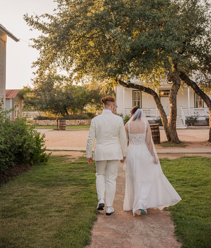 lauren garrison photography, candid austin wedding pictures 