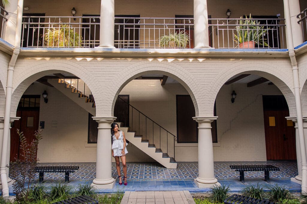 Taylor Murphy Courtyard Texas State grad photos